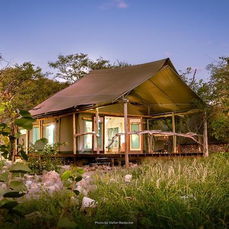 Ongava Tented Camp Окаукуехо Екстериор снимка
